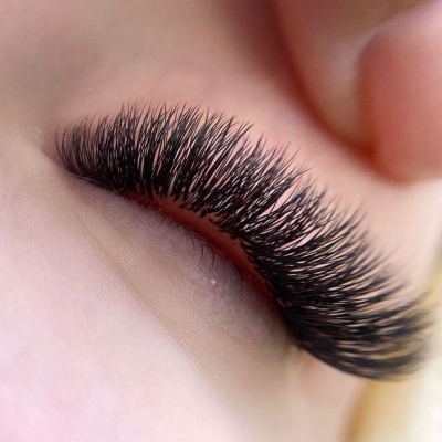 Russian Lash Extensions