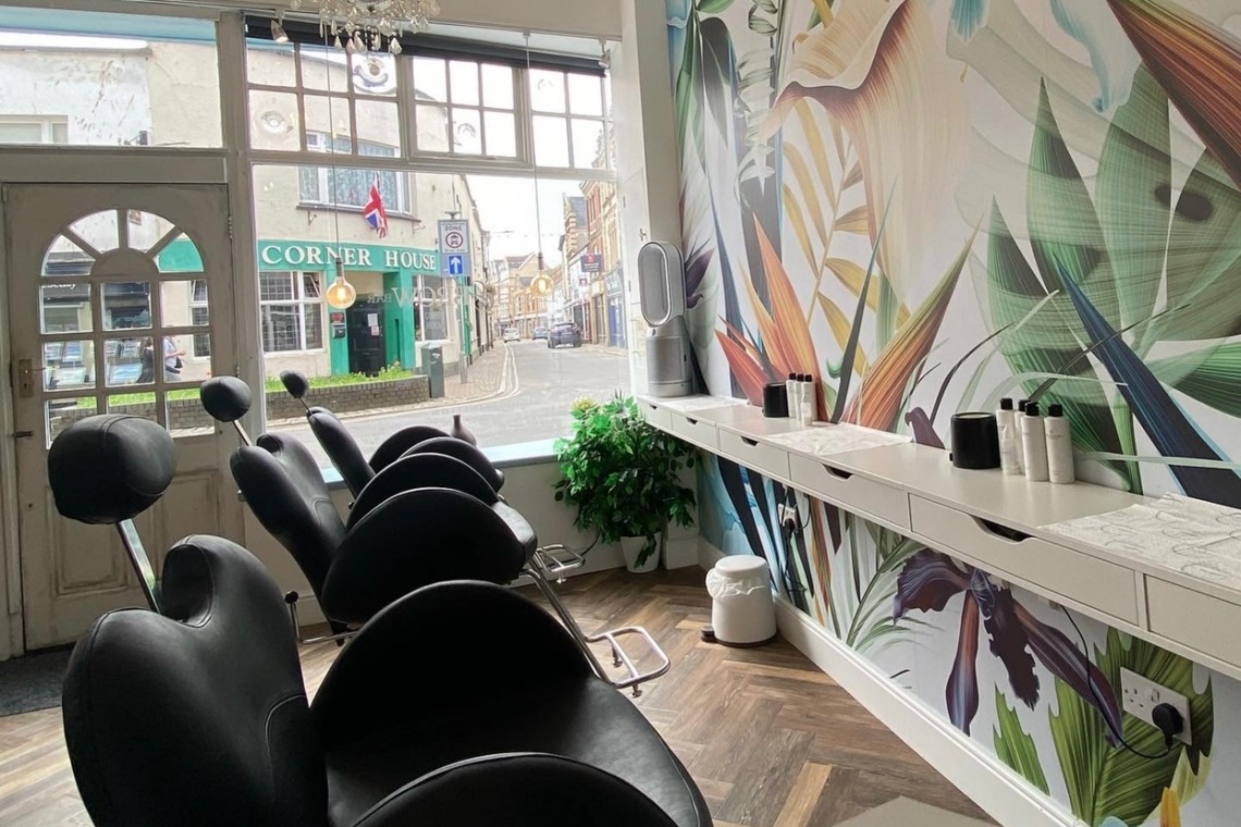 The Lash & Brow Bar Interior